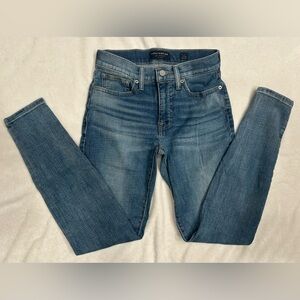 LUCKY BRAND Mid-Rise Skinny Distressed Blue Jeans Stretch Size 2